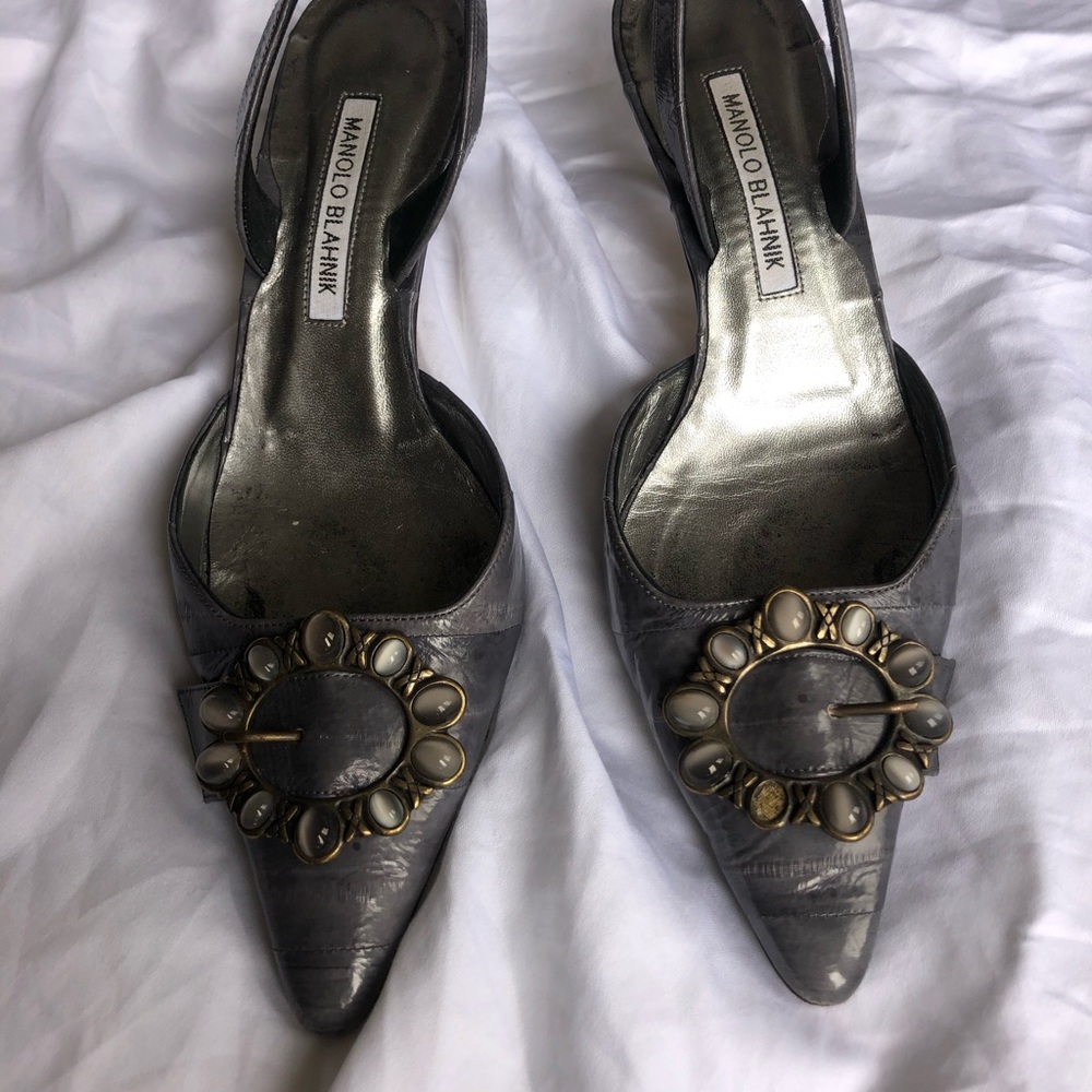 Manolo Blahnik Size 7 Kitten Heels